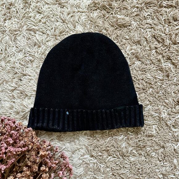 Distressed Levi’s Beanie Black Hat Logo Men’s - Picture 1 of 9